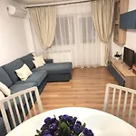 Apartamento Platinum - Cu 3 Camere, 2 Dormitoare, 2 Bai, Bucatarie Complet Utilata, Living, 2 Balcoane *