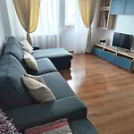 Platinum - Cu 3 Camere, 2 Dormitoare, 2 Bai, Bucatarie Complet Utilata, Living, 2 Balcoane Apartamento Bucareste
