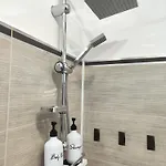 Platinum - Cu 3 Camere, 2 Dormitoare, 2 Bai, Bucatarie Complet Utilata, Living, 2 Balcoane