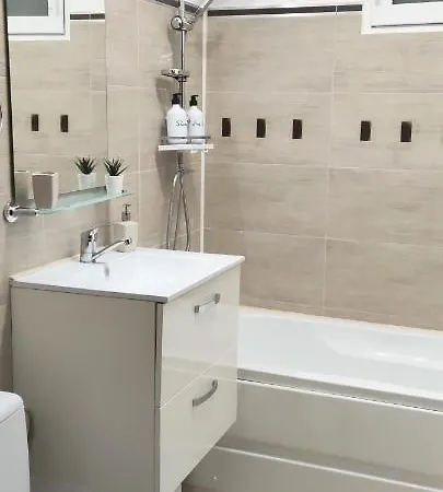 Apartment Platinum - Cu 3 Camere, 2 Dormitoare, 2 Bai, Bucatarie Complet Utilata, 2 Balcoane