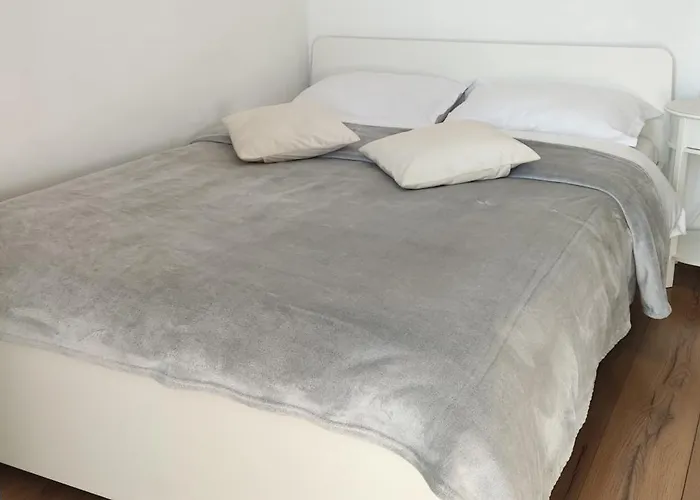 Platinum - Cu 3 Camere, 2 Dormitoare, 2 Bai, Bucatarie Complet Utilata, Living, 2 Balcoane * Bucarest