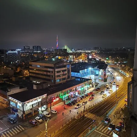 Platinum - Cu 3 Camere, 2 Dormitoare, 2 Bai, Bucatarie Complet Utilata, Living, 2 Balcoane Daire Bükreş