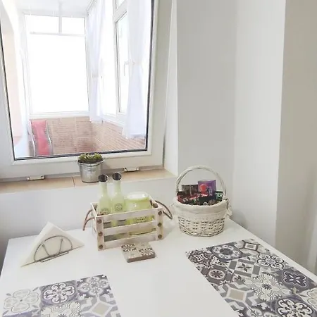 Platinum - Cu 3 Camere, 2 Dormitoare, 2 Bai, Bucatarie Complet Utilata, Living, 2 Balcoane 布加勒斯特