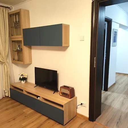 Platinum - Cu 3 Camere, 2 Dormitoare, 2 Bai, Bucatarie Complet Utilata, Living, 2 Balcoane *