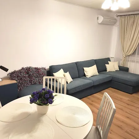 Platinum - Cu 3 Camere, 2 Dormitoare, 2 Bai, Bucatarie Complet Utilata, Living, 2 Balcoane 公寓 *