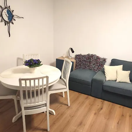 Apartment Platinum - Cu 3 Camere, 2 Dormitoare, 2 Bai, Bucatarie Complet Utilata, Living, 2 Balcoane Bucharest