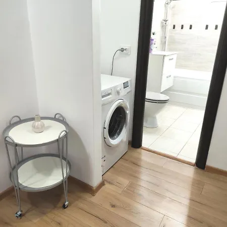 Διαμέρισμα Platinum - Cu 3 Camere, 2 Dormitoare, 2 Bai, Bucatarie Complet Utilata, Living, 2 Balcoane *