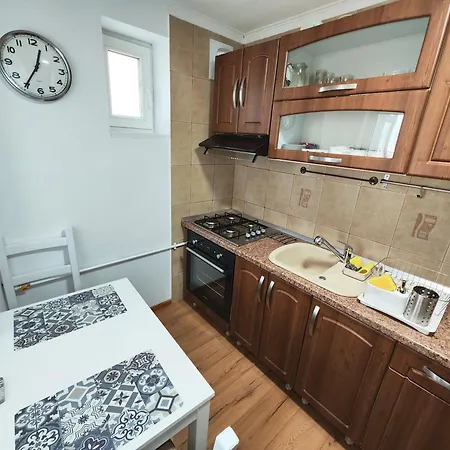 公寓 Platinum - Cu 3 Camere, 2 Dormitoare, 2 Bai, Bucatarie Complet Utilata, Living, 2 Balcoane *