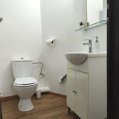Appartement Platinum - Cu 3 Camere, 2 Dormitoare, 2 Bai, Bucatarie Complet Utilata, Living, 2 Balcoane