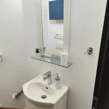 Platinum - Cu 3 Camere, 2 Dormitoare, 2 Bai, Bucatarie Complet Utilata, Living, 2 Balcoane *