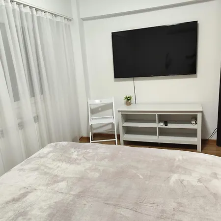 Platinum - Cu 3 Camere, 2 Dormitoare, 2 Bai, Bucatarie Complet Utilata, Living, 2 Balcoane Daire *