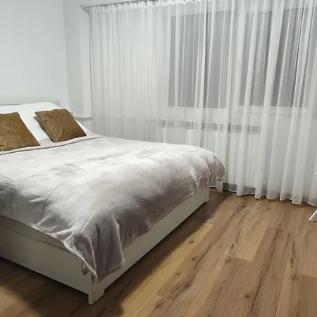 Platinum - Cu 3 Camere, 2 Dormitoare, 2 Bai, Bucatarie Complet Utilata, Living, 2 Balcoane