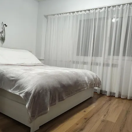 Platinum - Cu 3 Camere, 2 Dormitoare, 2 Bai, Bucatarie Complet Utilata, Living, 2 Balcoane Διαμέρισμα *