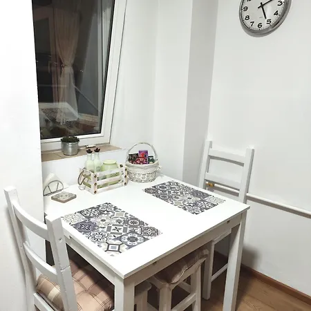 Διαμέρισμα Platinum - Cu 3 Camere, 2 Dormitoare, 2 Bai, Bucatarie Complet Utilata, Living, 2 Balcoane