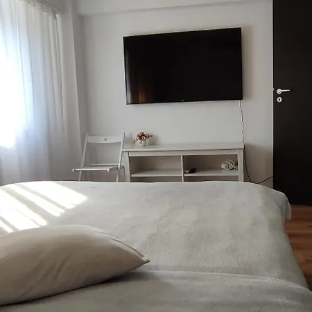 Platinum - Cu 3 Camere, 2 Dormitoare, 2 Bai, Bucatarie Complet Utilata, Living, 2 Balcoane Appartement *