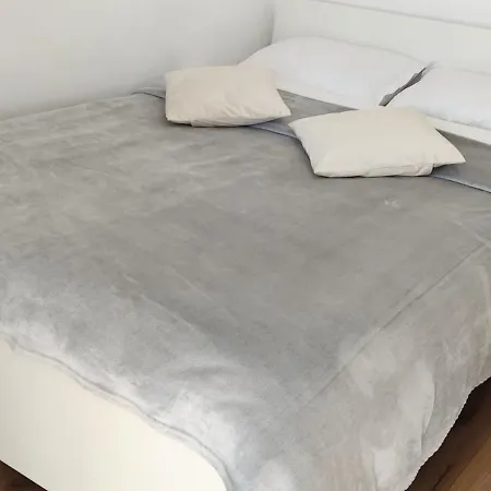 Platinum - Cu 3 Camere, 2 Dormitoare, 2 Bai, Bucatarie Complet Utilata, Living, 2 Balcoane Daire *