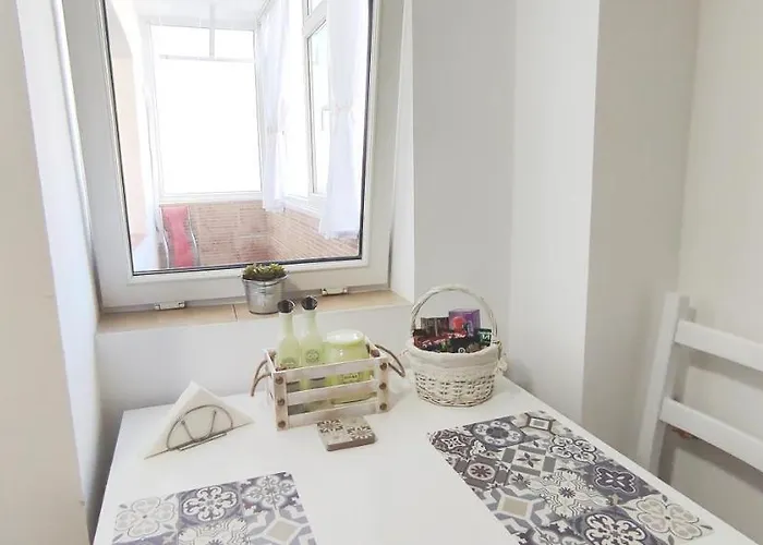 Platinum - Cu 3 Camere, 2 Dormitoare, 2 Bai, Bucatarie Complet Utilata, Living, 2 Balcoane Bukurešť