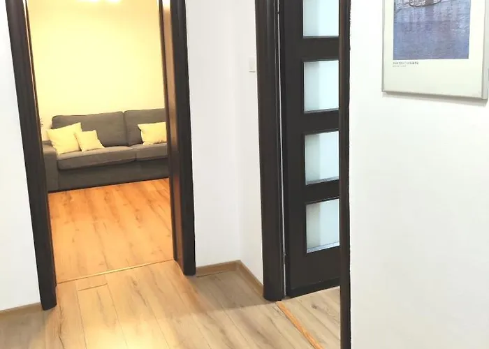 Platinum - Cu 3 Camere, 2 Dormitoare, 2 Bai, Bucatarie Complet Utilata, Living, 2 Balcoane Bukurešť