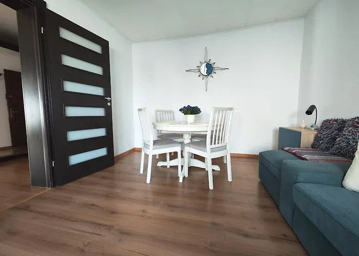 Platinum - Cu 3 Camere, 2 Dormitoare, 2 Bai, Bucatarie Complet Utilata, Living, 2 Balcoane