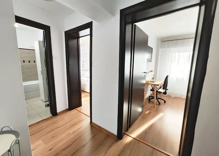 Platinum - Cu 3 Camere, 2 Dormitoare, 2 Bai, Bucatarie Complet Utilata, Living, 2 Balcoane * Bukurešť