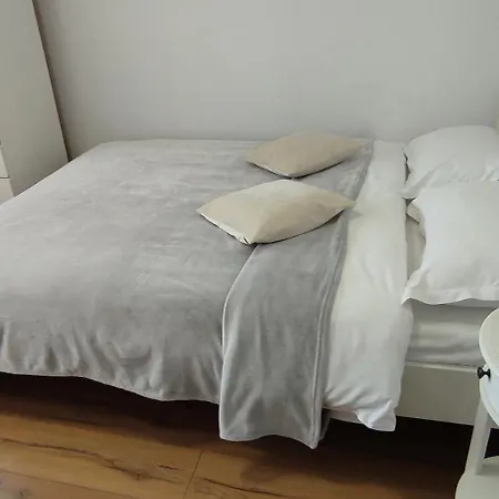 Platinum - Cu 3 Camere, 2 Dormitoare, 2 Bai, Bucatarie Complet Utilata, 2 Balcoane