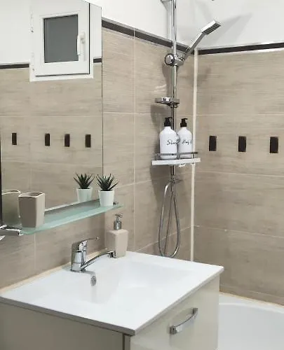Platinum - Cu 3 Camere, 2 Dormitoare, 2 Bai, Bucatarie Complet Utilata, Living, 2 Balcoane Apartament Bukareszt