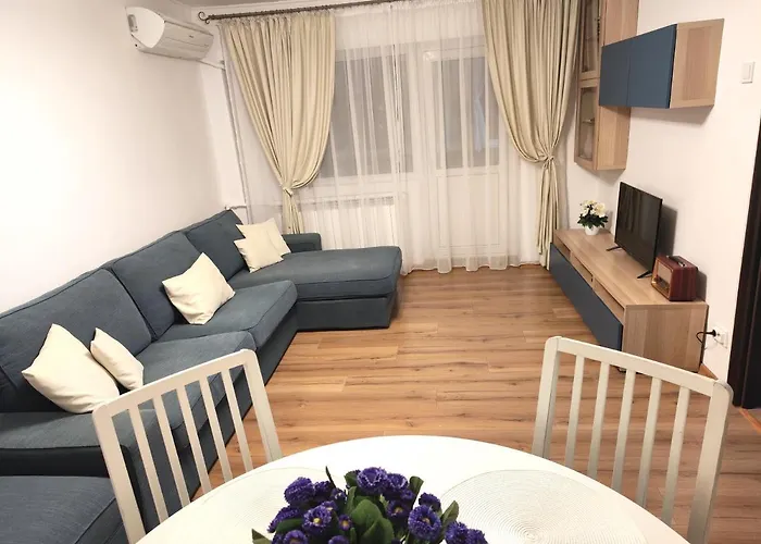Apartament Platinum - Cu 3 Camere, 2 Dormitoare, 2 Bai, Bucatarie Complet Utilata, Living, 2 Balcoane *