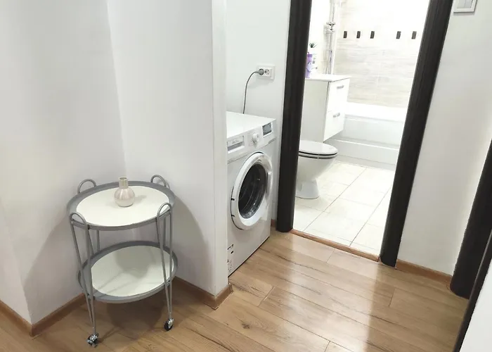 Apartament Platinum - Cu 3 Camere, 2 Dormitoare, 2 Bai, Bucatarie Complet Utilata, Living, 2 Balcoane *