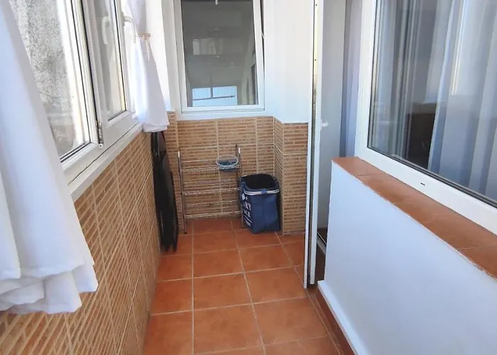 Platinum - Cu 3 Camere, 2 Dormitoare, 2 Bai, Bucatarie Complet Utilata, Living, 2 Balcoane דירה *