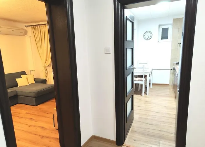 Platinum - Cu 3 Camere, 2 Dormitoare, 2 Bai, Bucatarie Complet Utilata, Living, 2 Balcoane Apartament Bukareszt