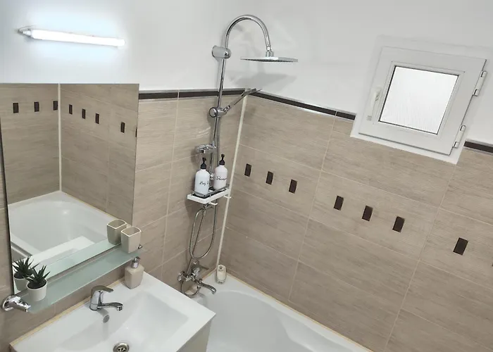 Platinum - Cu 3 Camere, 2 Dormitoare, 2 Bai, Bucatarie Complet Utilata, Living, 2 Balcoane