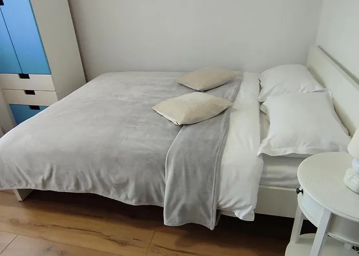 Platinum - Cu 3 Camere, 2 Dormitoare, 2 Bai, Bucatarie Complet Utilata, Living, 2 Balcoane