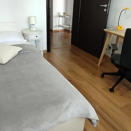 Apartment Platinum - Cu 3 Camere, 2 Dormitoare, 2 Bai, Bucatarie Complet Utilata, Living, 2 Balcoane Bukarest